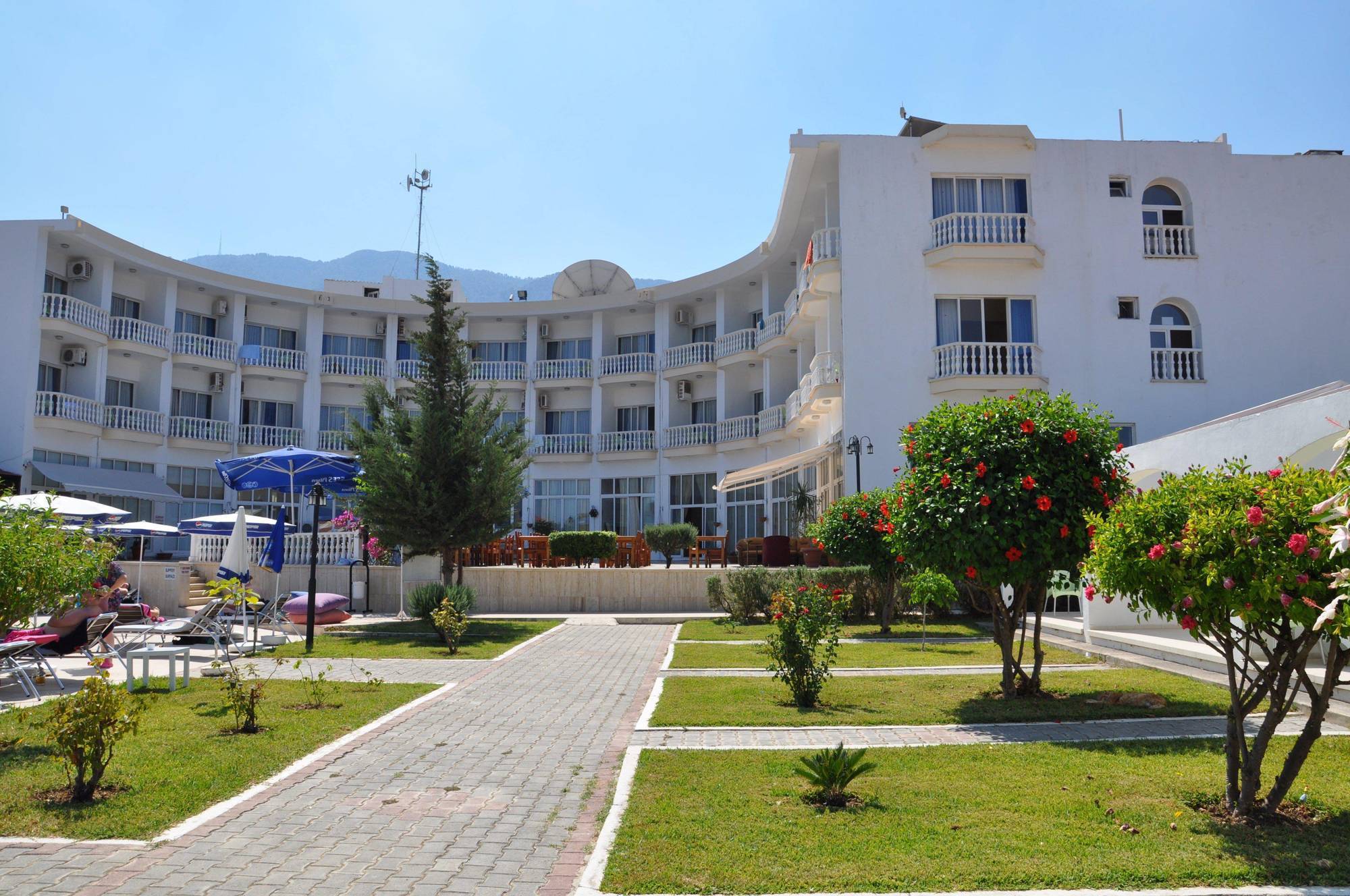 Sempati Hotel لابيثوس المظهر الخارجي الصورة